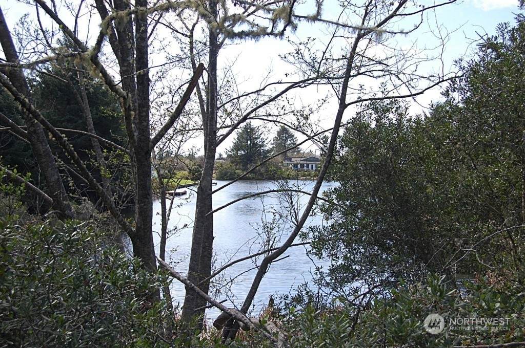 569 Makah Ave - Photo 1
