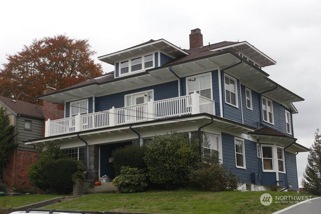 4120 Burke Avenue - Photo 1