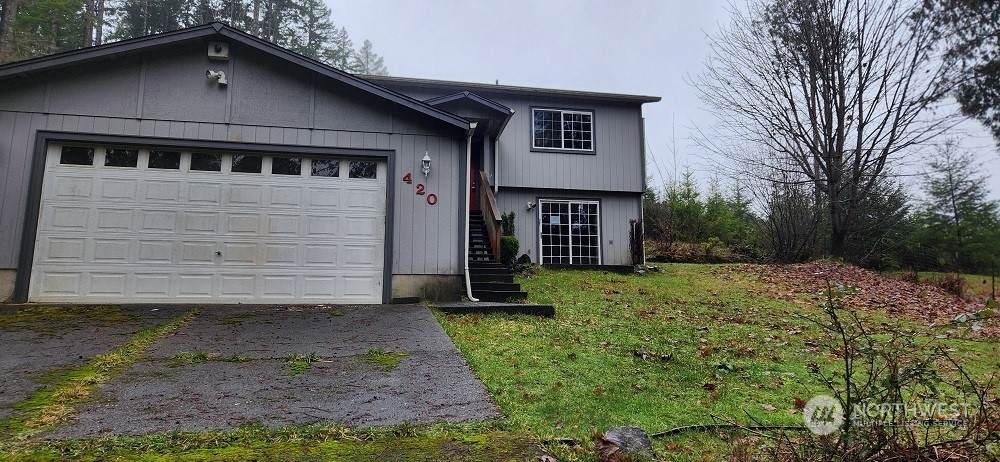 420 Dartmoor Drive - Photo 1
