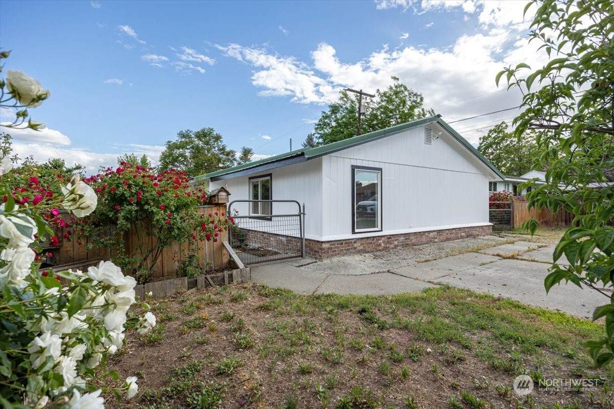804 Viola Avenue - Photo 1