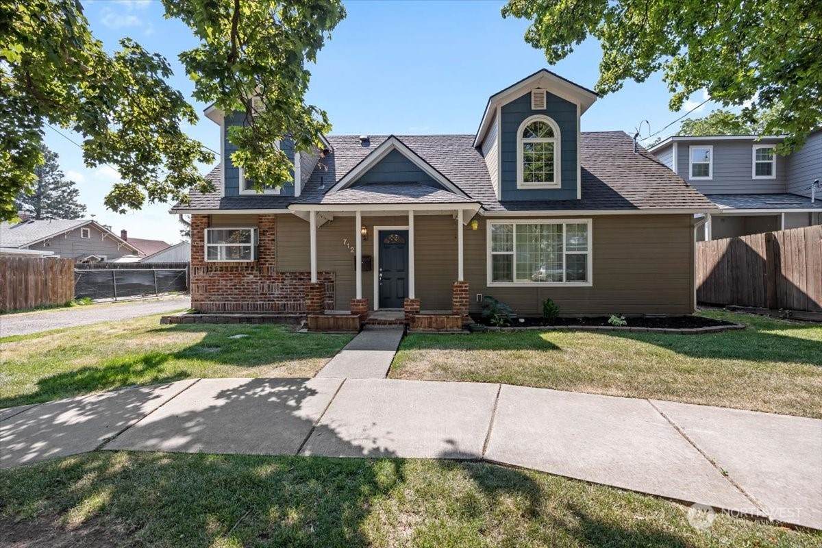 712 1st Avenue - Photo 1