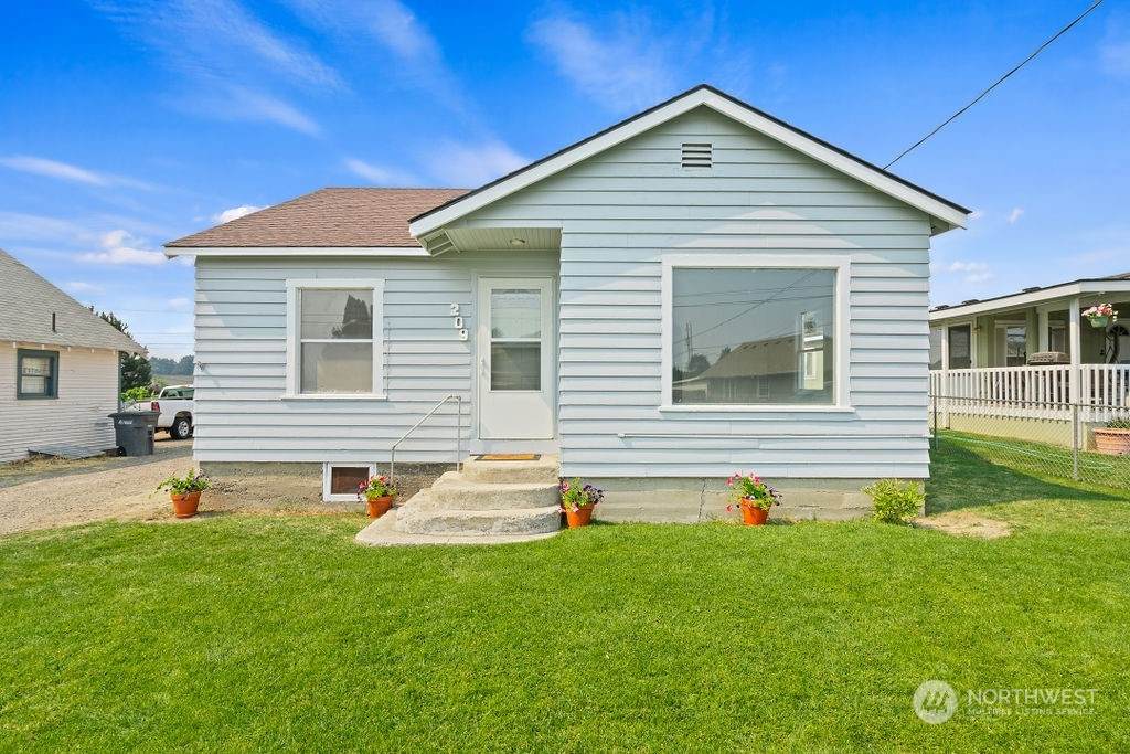 209 F Street - Photo 1