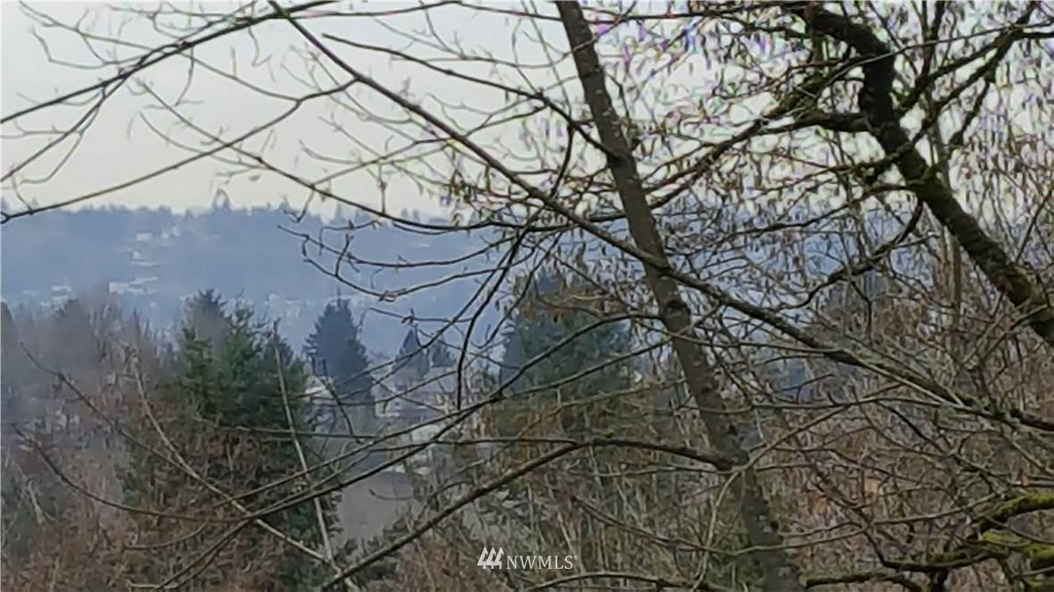 112 82 Street - Photo 1