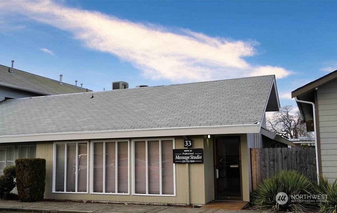 5920 100th Street - Photo 1