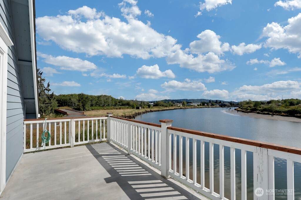 346 Island Lane - Photo 1
