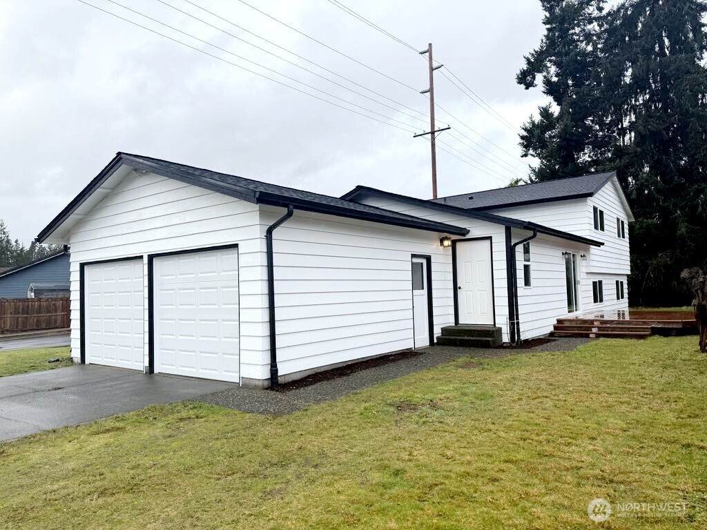 1716 Young Street - Photo 1