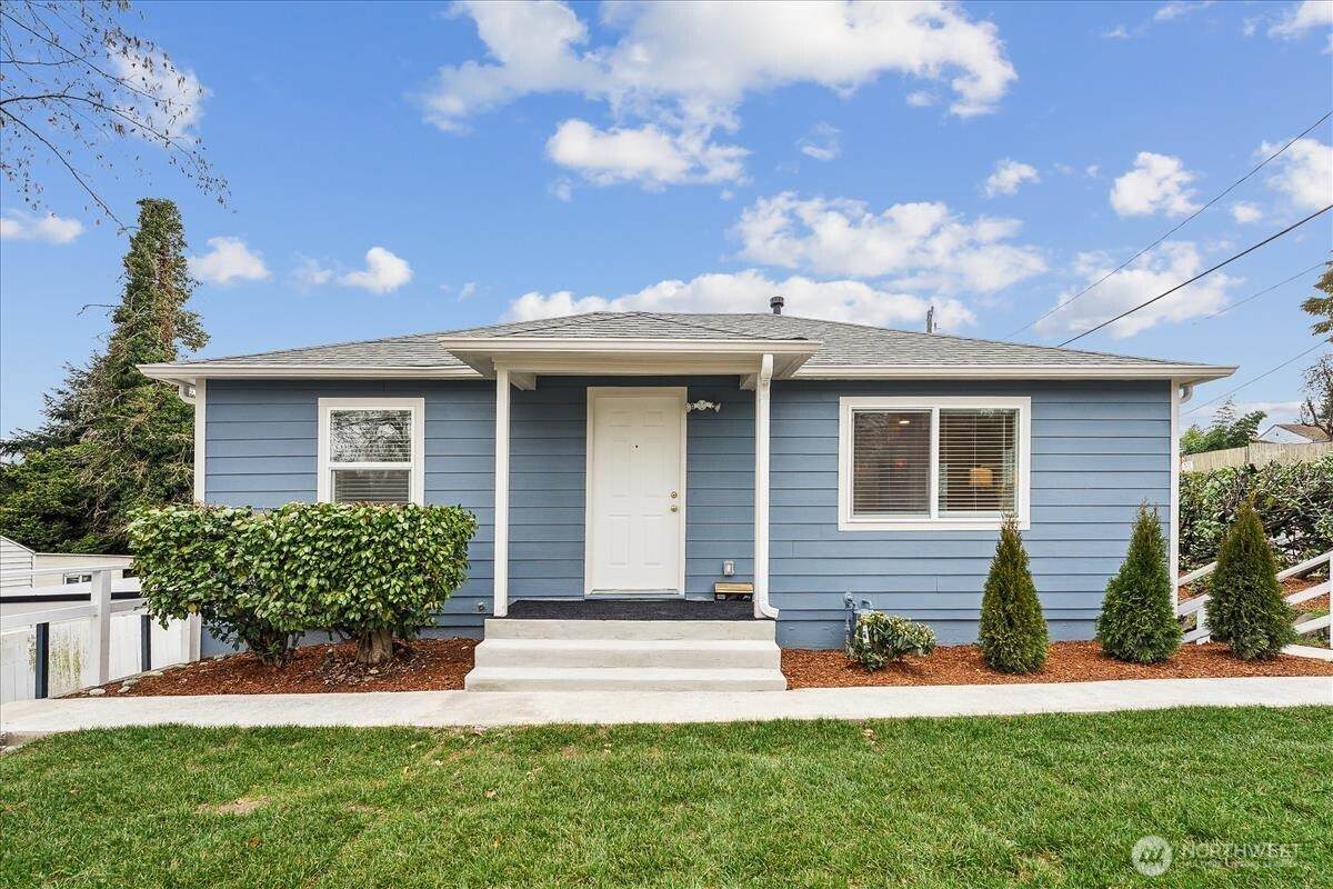 11918 Renton Avenue - Photo 1