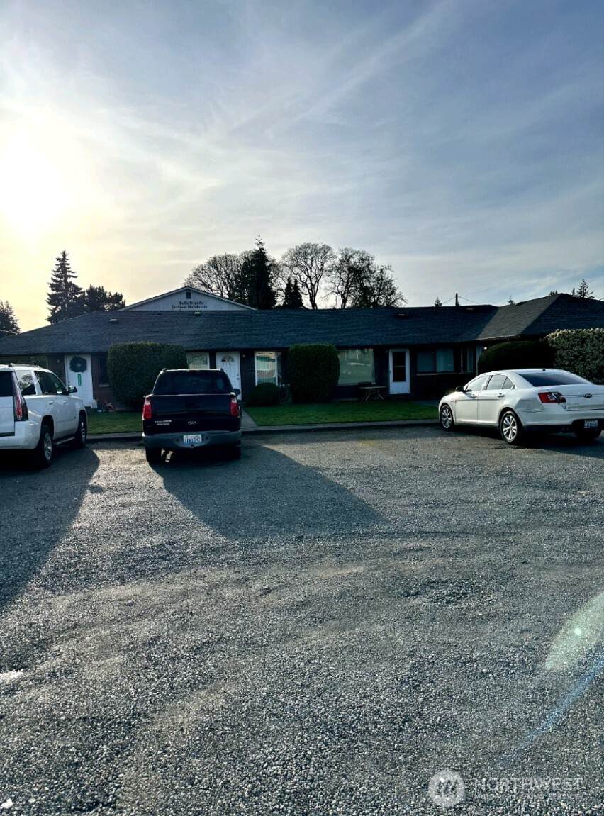 11108 Sheridan Avenue - Photo 1