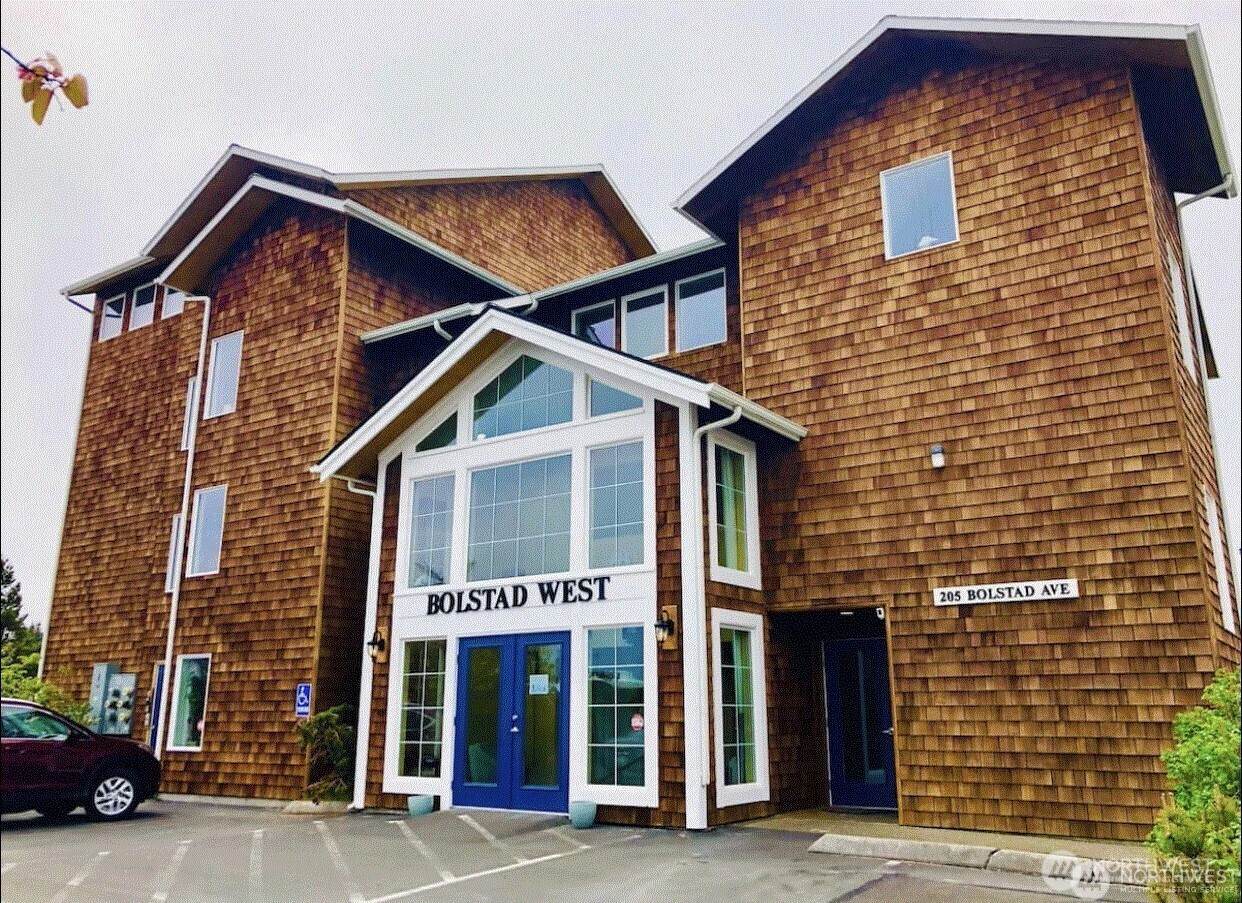 205 Bolstad Avenue - Photo 1