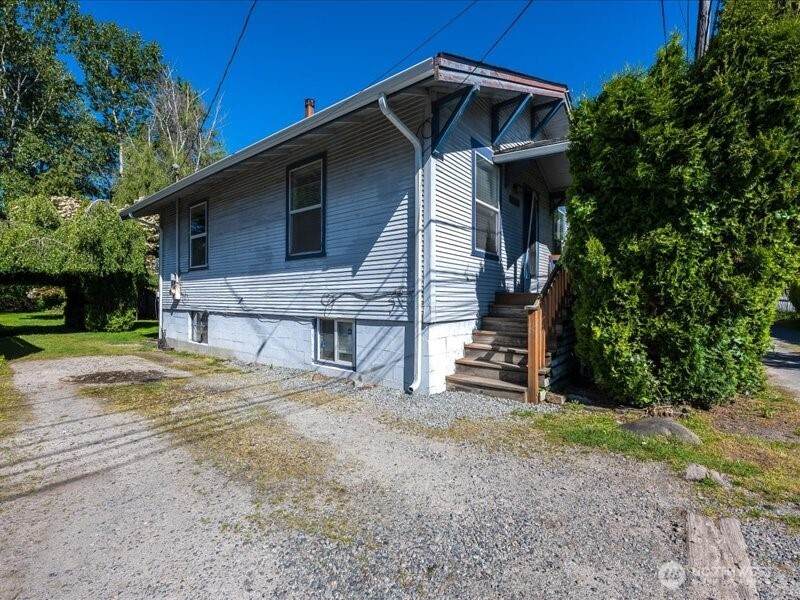8434 34th Avenue - Photo 1