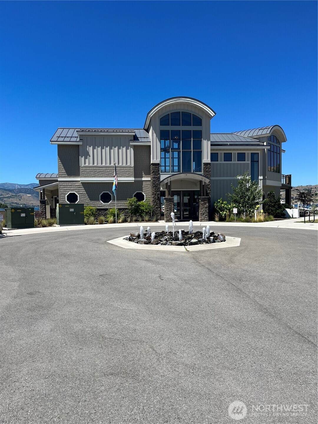 1350 Woodin Avenue - Photo 1