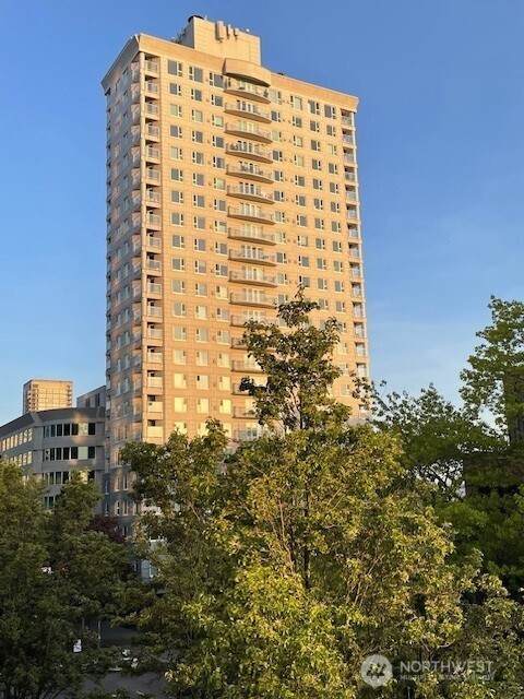 121 Vine Street - Photo 1