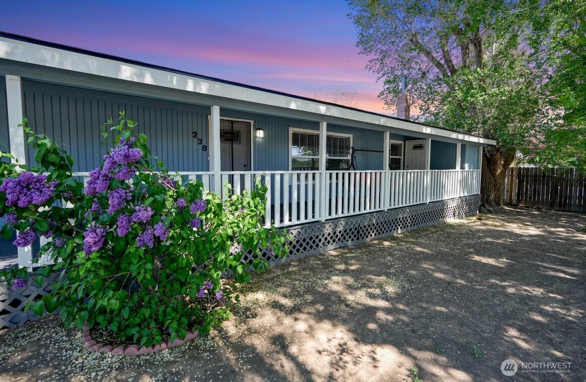 238 SE 6th Avenue - Photo 1