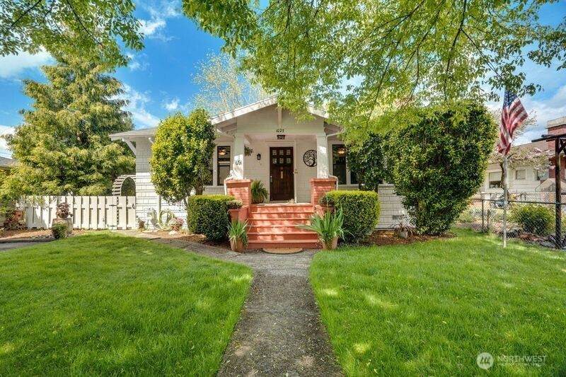 1027 Main Street - Photo 1