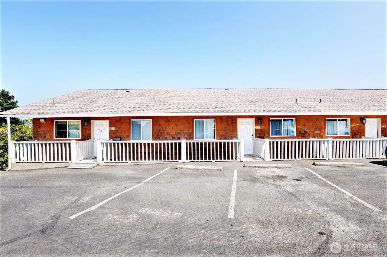 1515 Ocean Beach Boulevard - Photo 1