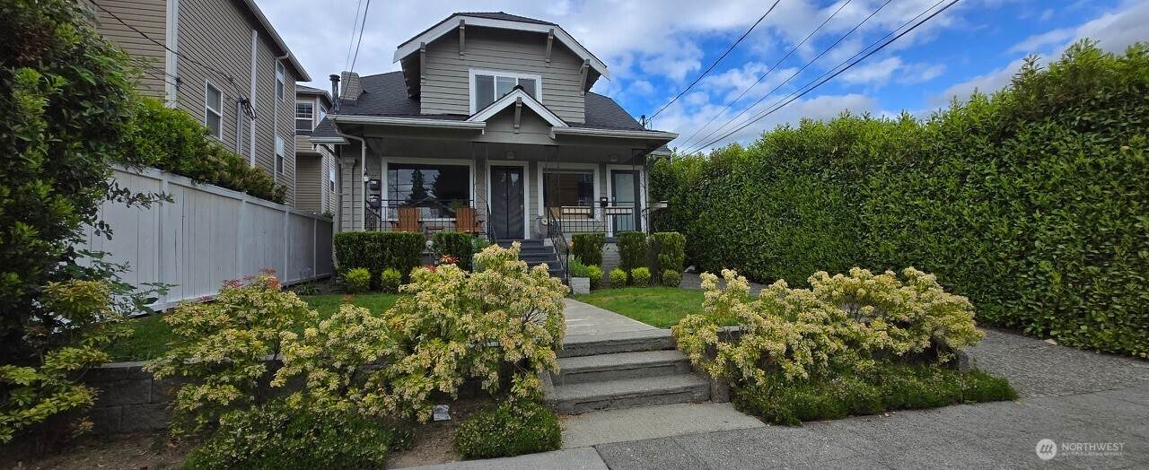 816 43rd Street - Photo 1