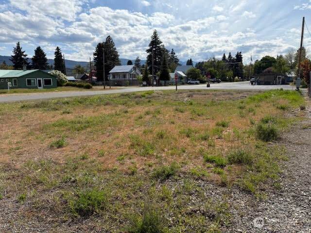 505 6th Street - Photo 1