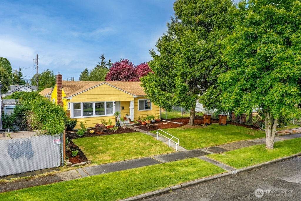 811 60th Street - Photo 1