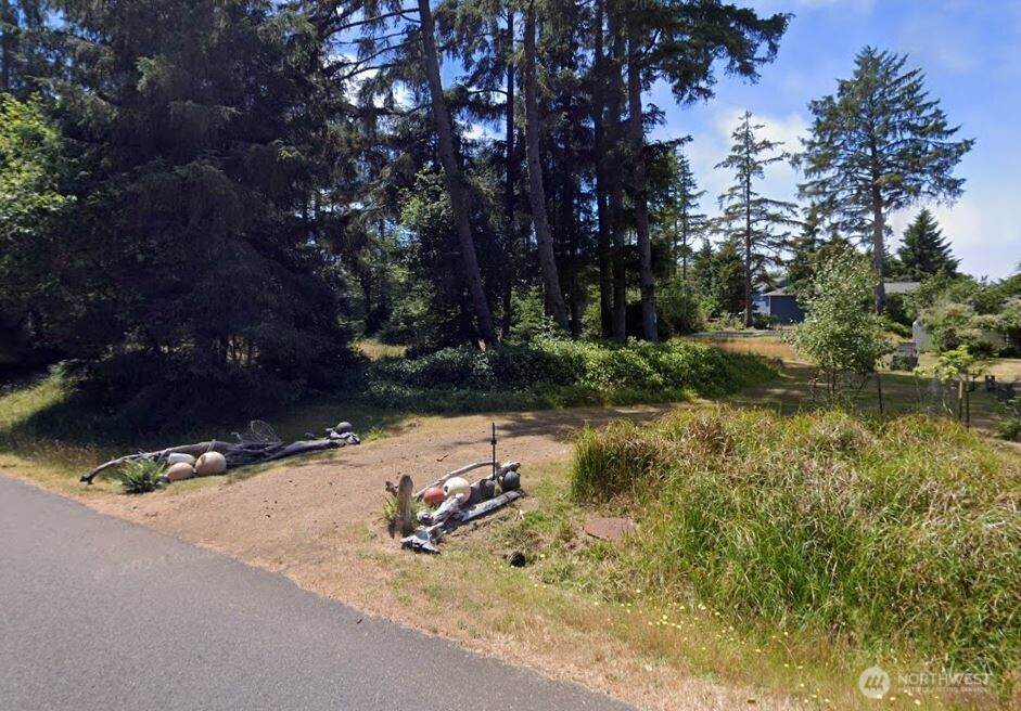 657 Sollecks Avenue - Photo 1