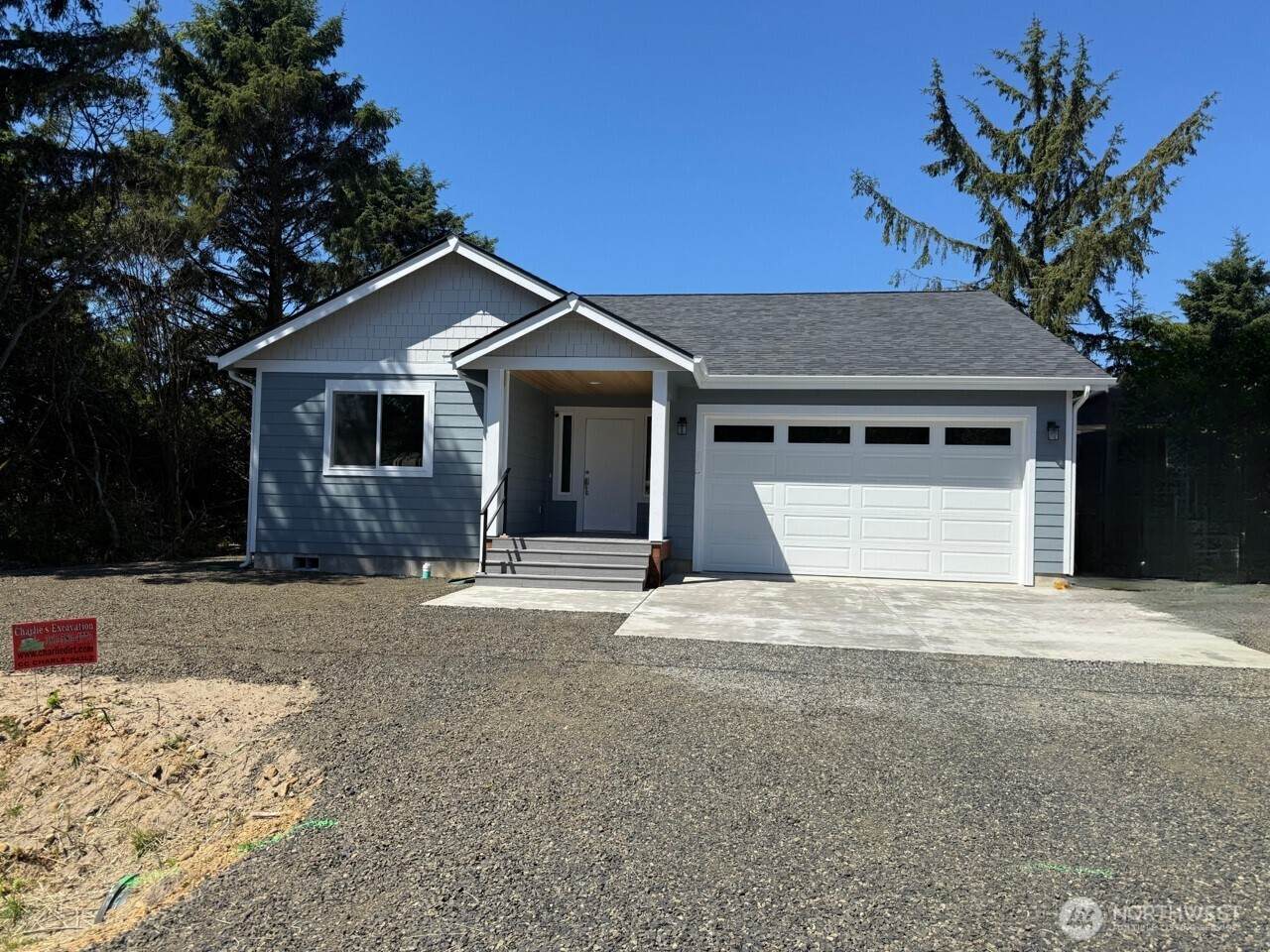 420 Cygnus Avenue - Photo 1