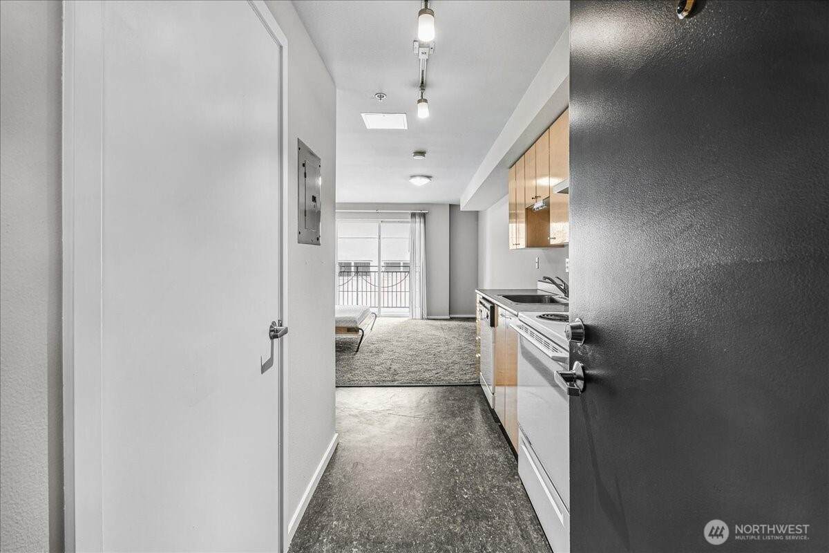 425 Vine Street - Photo 1