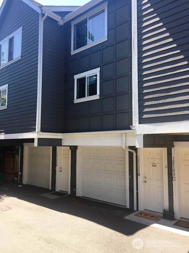 12723 35th Avenue - Photo 1