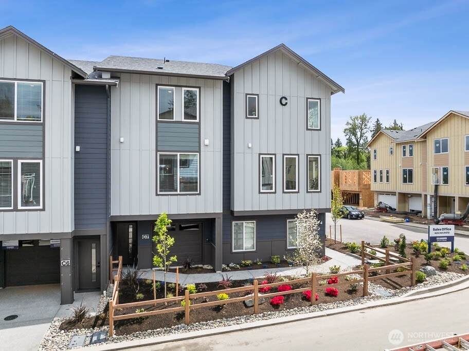 14707 87th Avenue - Photo 1