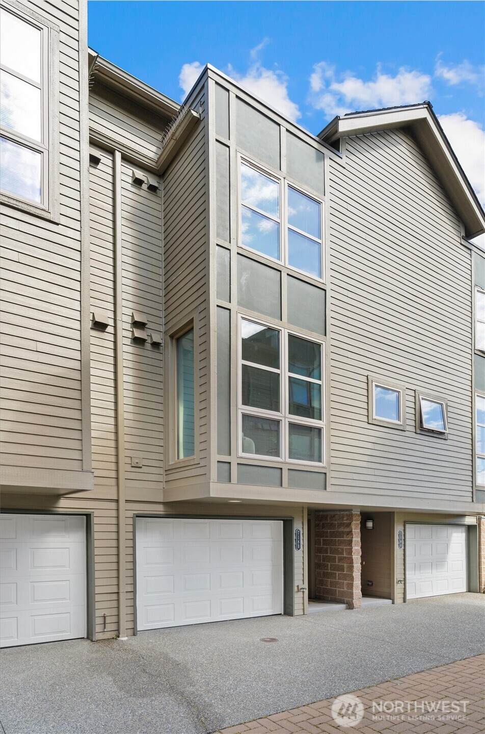 718 Nob Hill Avenue - Photo 1
