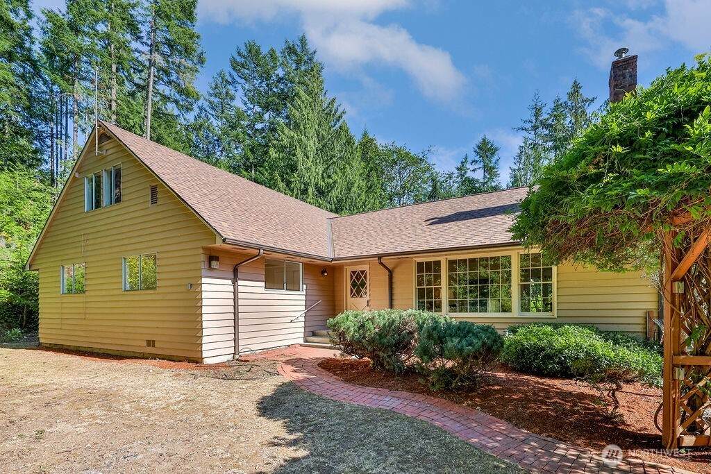 13420 252nd Avenue - Photo 1