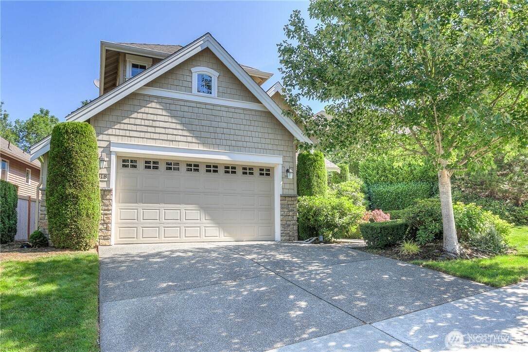 818 36th Place - Photo 1