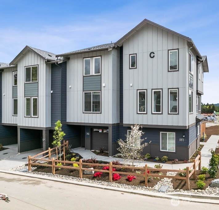 14707 87th Avenue - Photo 1