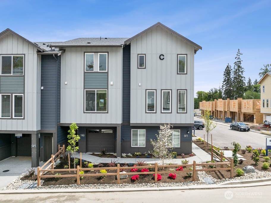 14707 87th Avenue - Photo 1
