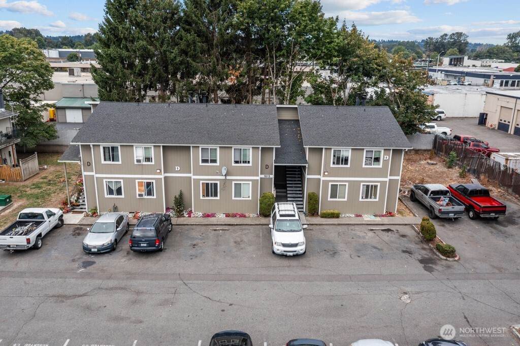 1601 Maple Lane - Photo 1