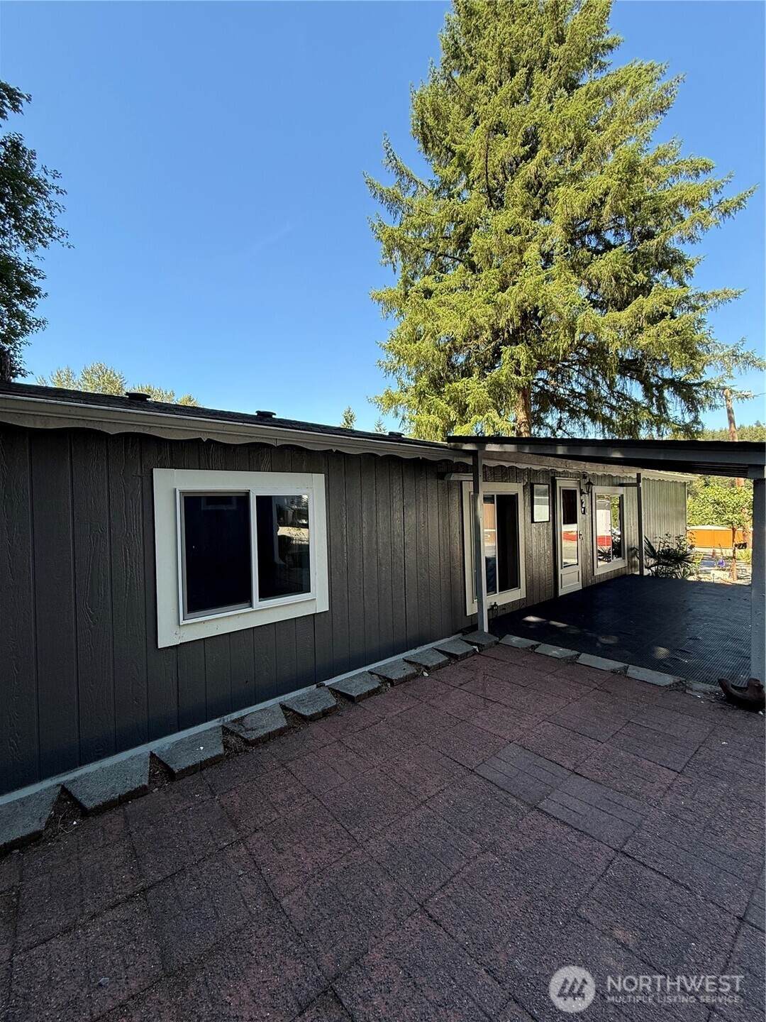 16405 Maple Valley Hwy - Photo 1