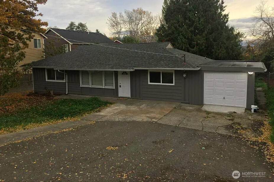 13348 32nd Avenue - Photo 1