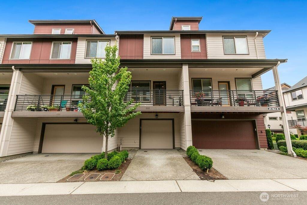 966 6th Walk - Photo 1