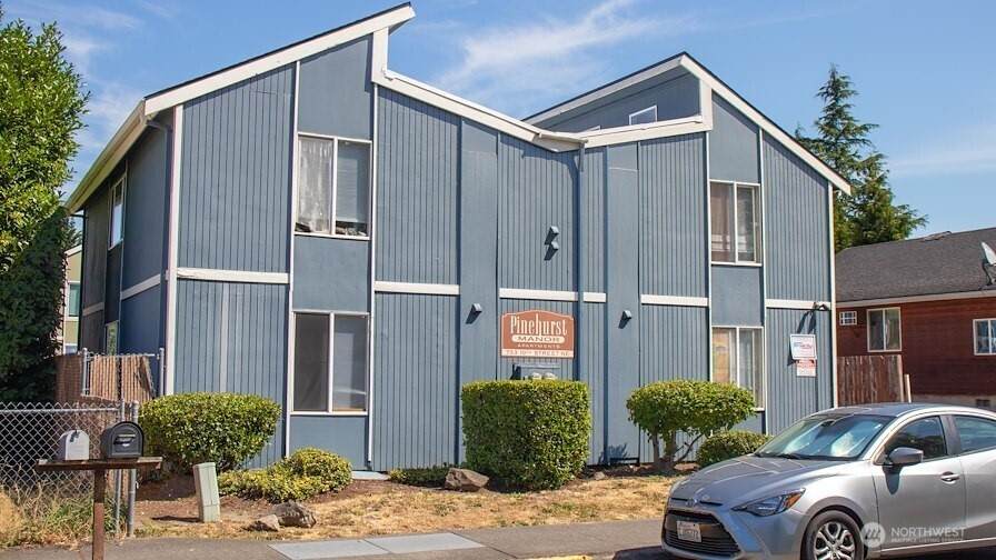 733 10th Street - Photo 1