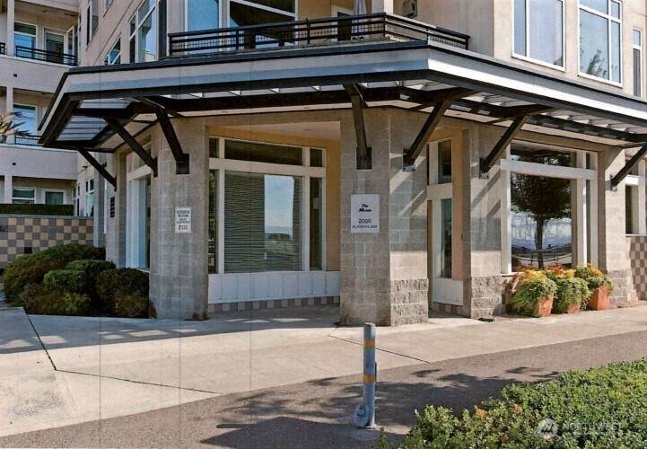 2000 Alaskan Way - Photo 1