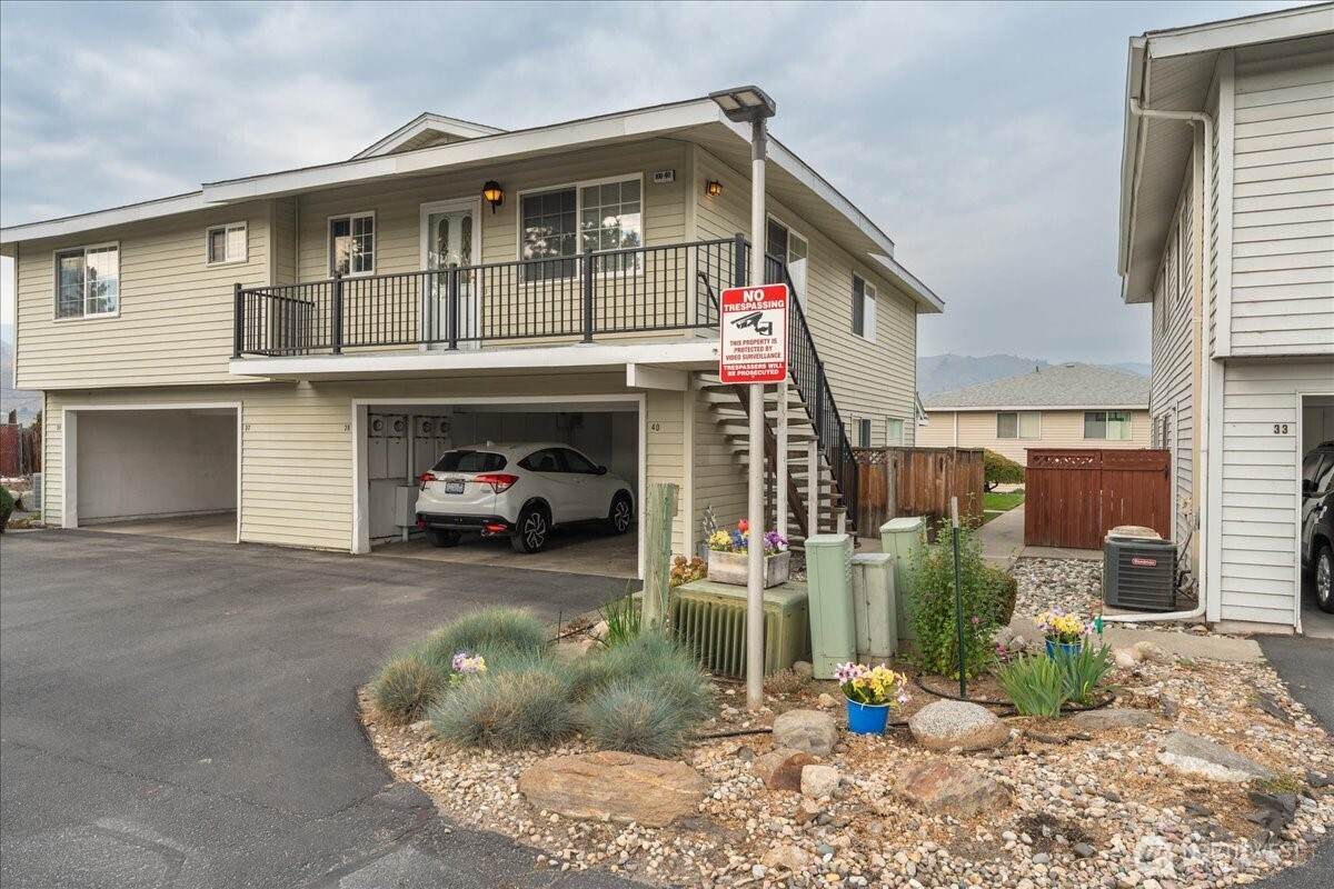 100 Simon Street - Photo 1