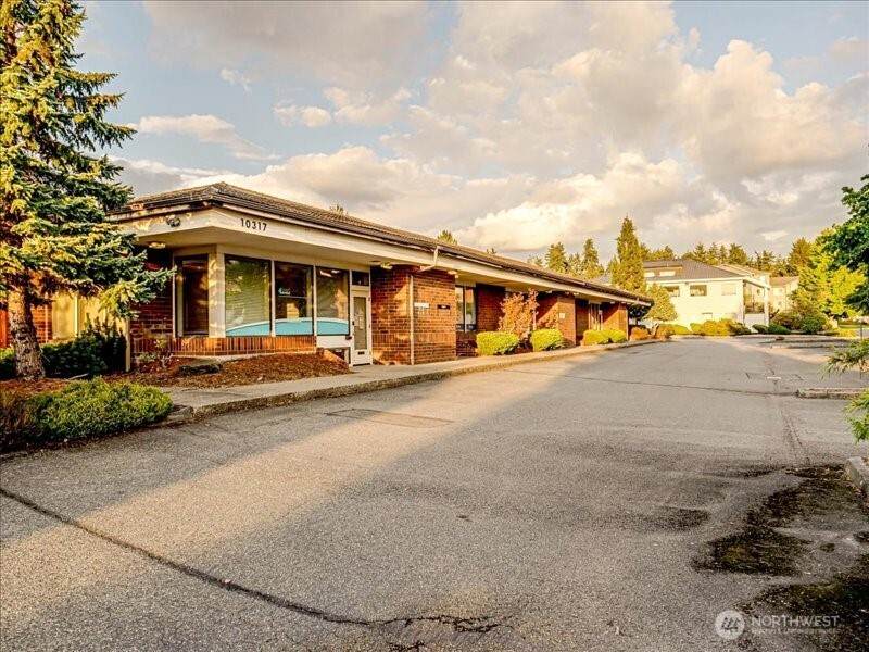10317 122nd Street - Photo 1