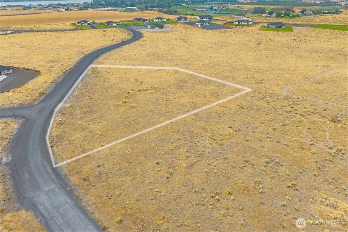 7420 Rd E 3 Ne - Photo 1