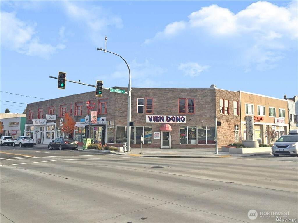 764 38th Street - Photo 1