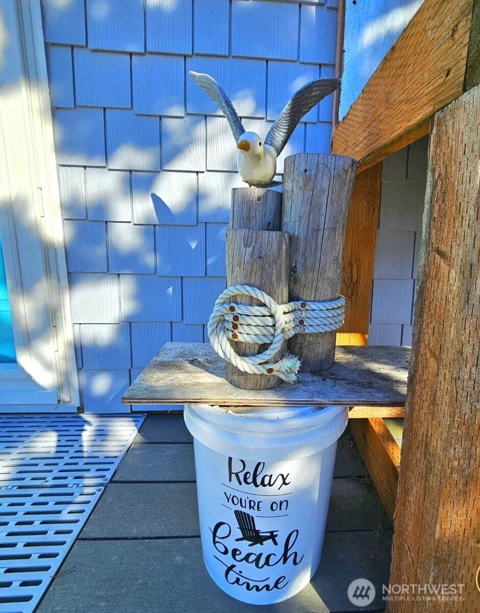 813 340th Place - Photo 1