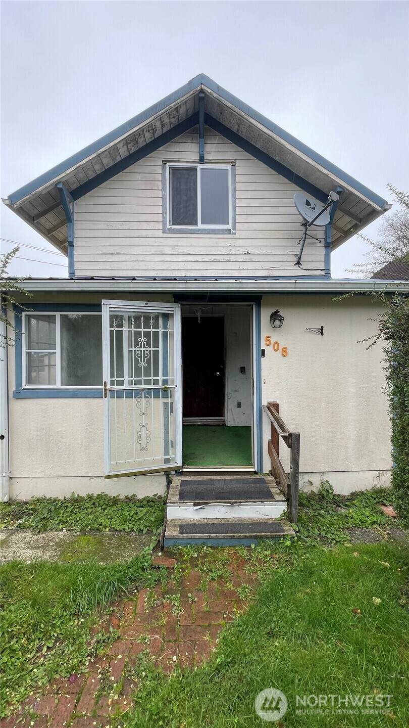 506 Huntley Street - Photo 1