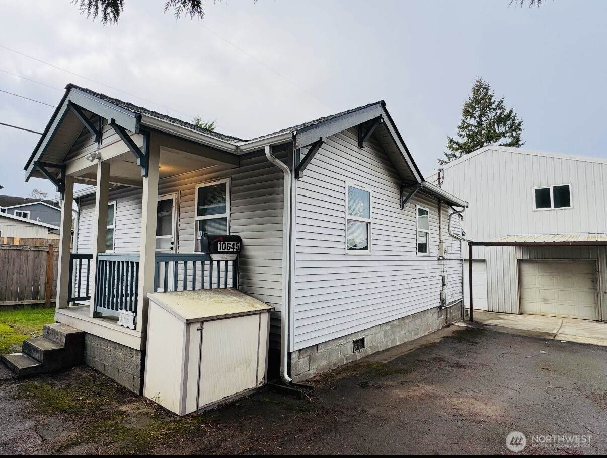 10645 21st Avenue - Photo 1