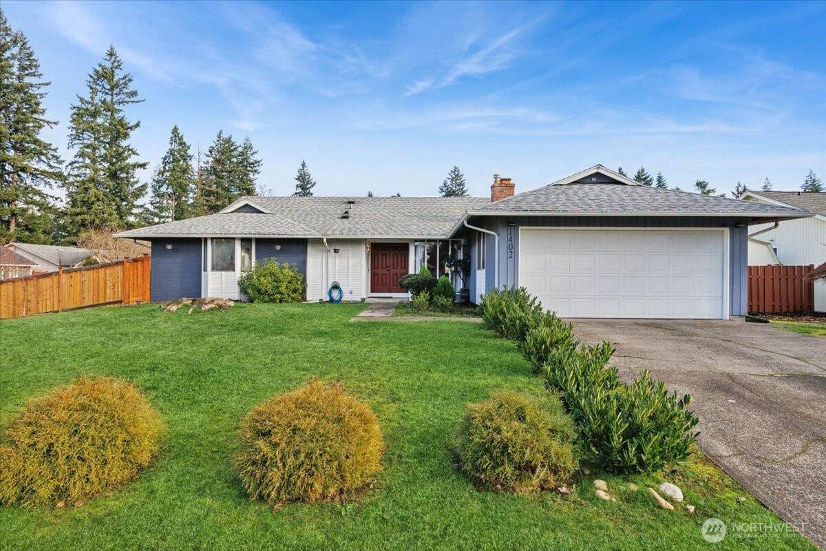 1402 Elm Street - Photo 1