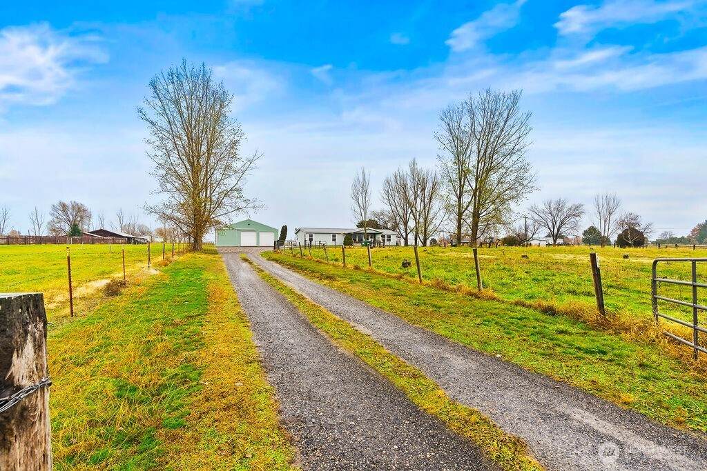 163106 North River Road - Photo 1