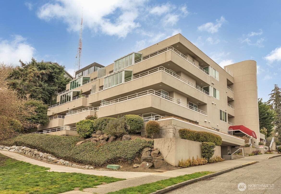 1231 5th Avenue - Photo 1
