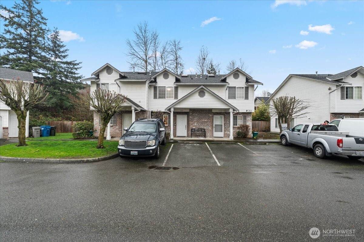 931 4th Avenue - Photo 1