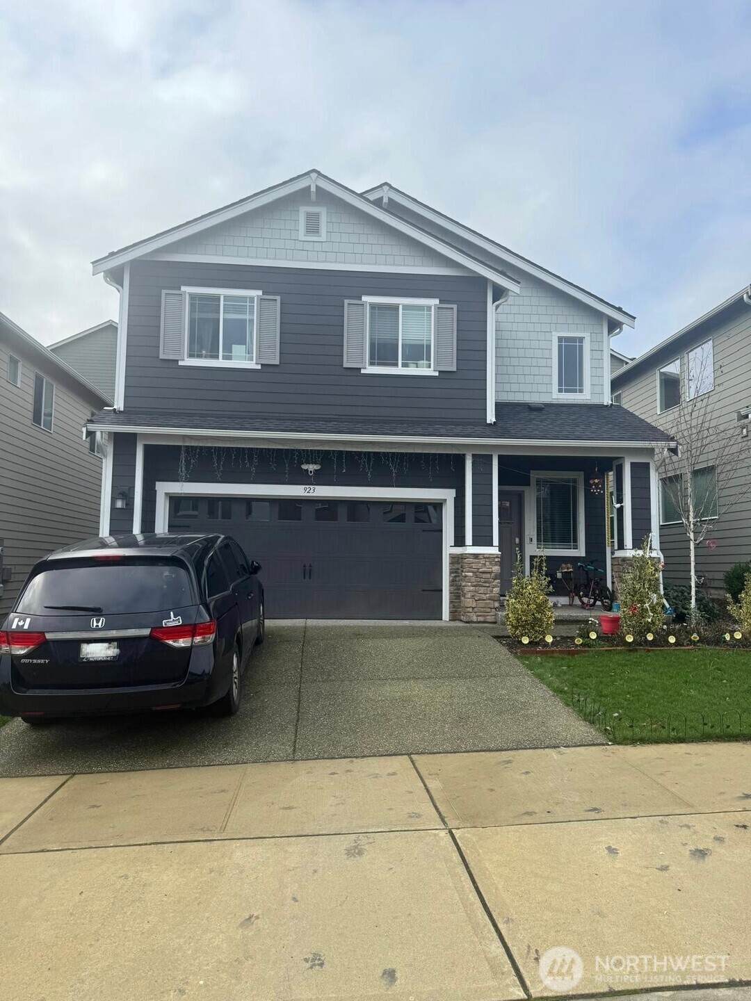 923 120th Ave Se - Photo 1